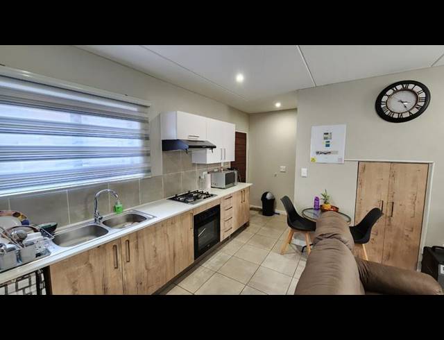 2 BEDROOM TOWNHOUSE FOR SALE IN ALBERTSDAL